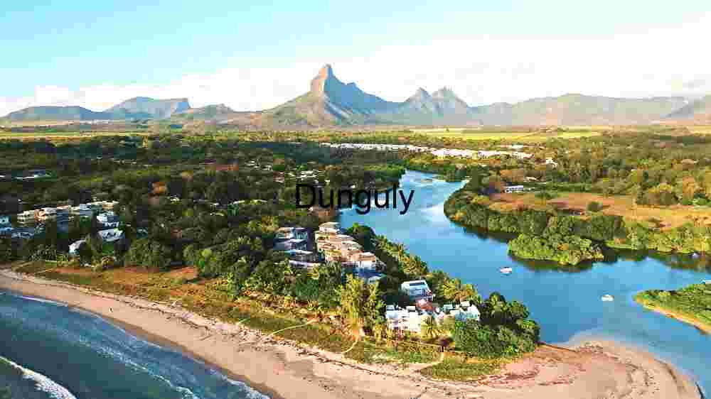 Explore Earth's striking scenery. Witness awe-inspiring worldwide panoramas (81) Mauritius: Coastal Beauty and Mountainous Backdrop