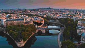 Sunset Over Paris: Aerial View of Île de la Cité and Surroundings
