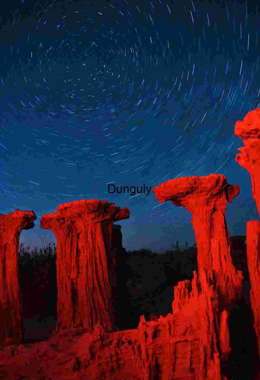 Mono Lake, Sand tufa star circle Moonlit Desert Formations with Illumination