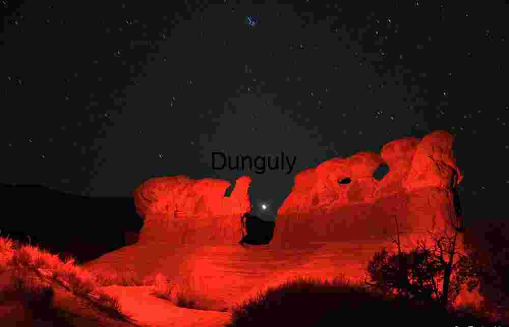 Devil's Garden, Venus setting behind red rocks Devil's Garden, Venus setting behind red rocks