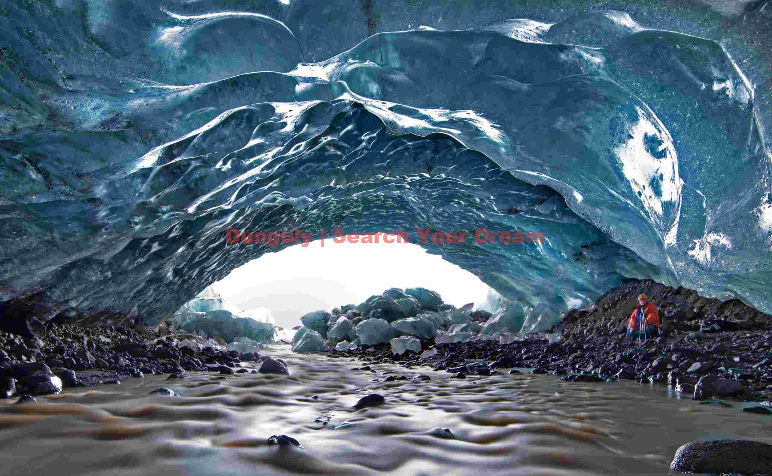 Blue-white ice cave, Vatnajokull, Iceland Glacial Ice Formation at Blue-white ice cave, Vatnajokull, Iceland