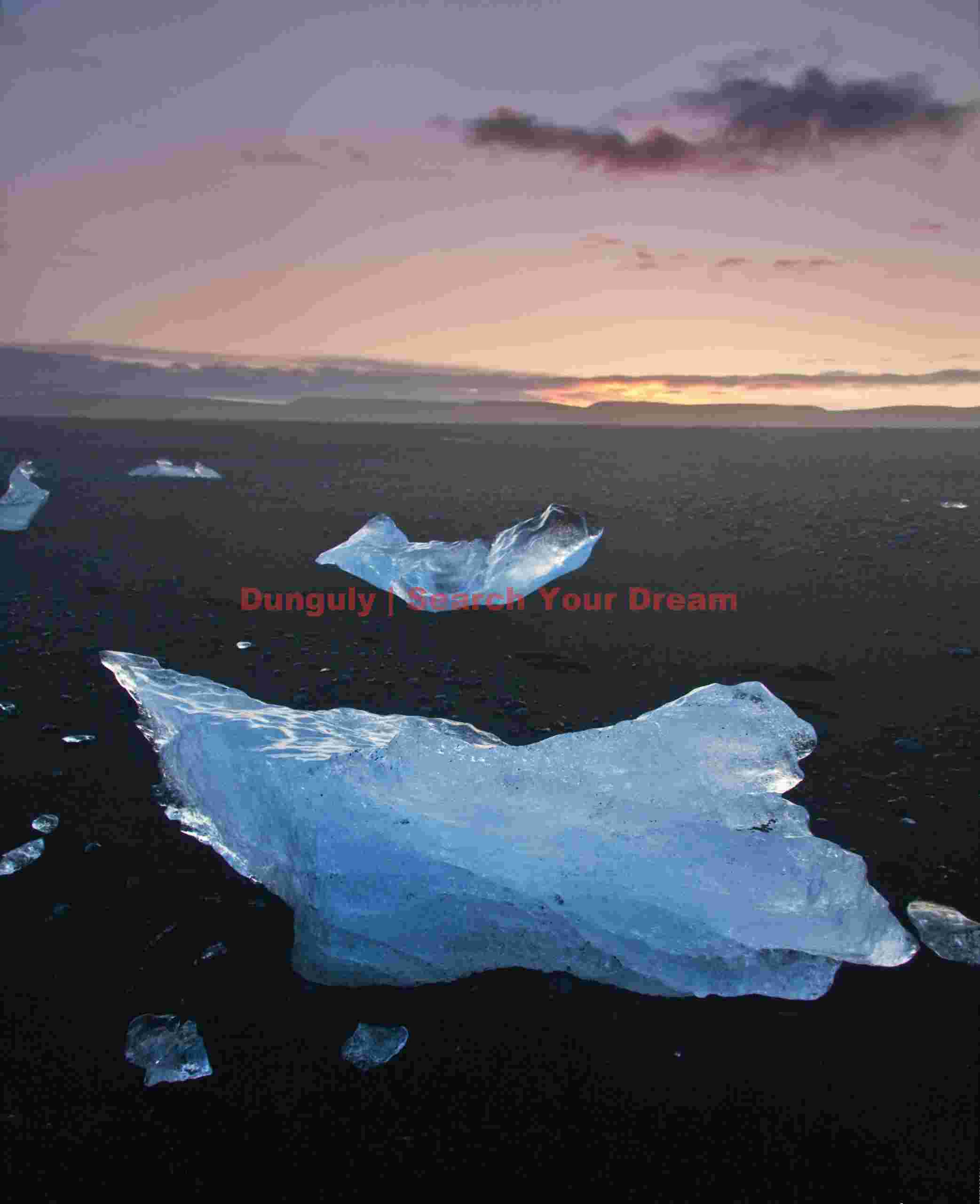 Jokulsarlon beach - duo Coastal Iceland: Jokulsarlon beach - duo