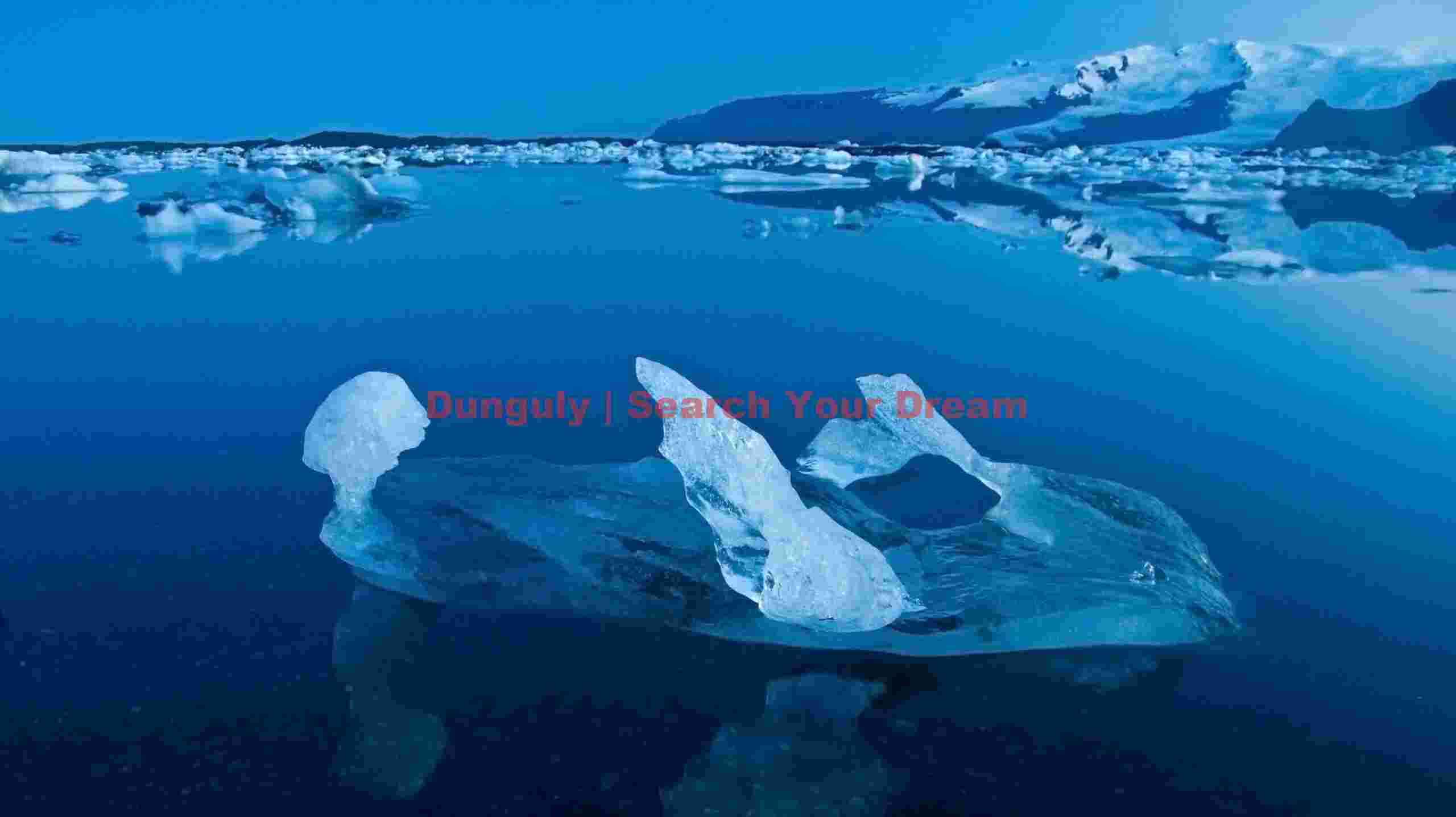 Jokulsarlon - tryptich berg Glacial Ice Formation at Jokulsarlon - tryptich berg