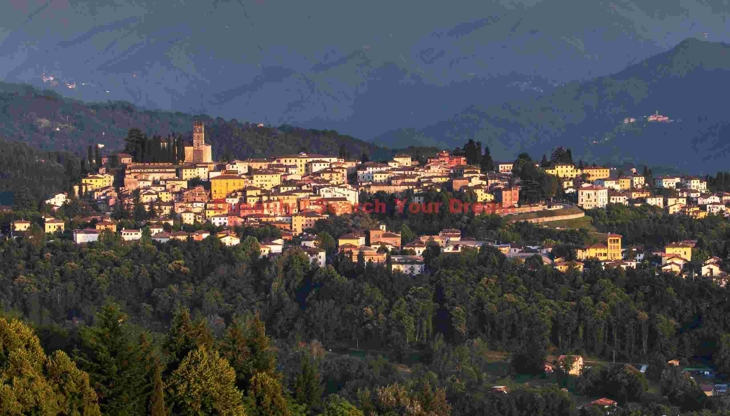 Barga portrait; Province de Luques, Tuscany, Italy Barga portrait