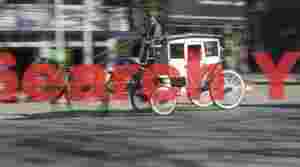 Motion blur. 100-year-old hansom cab