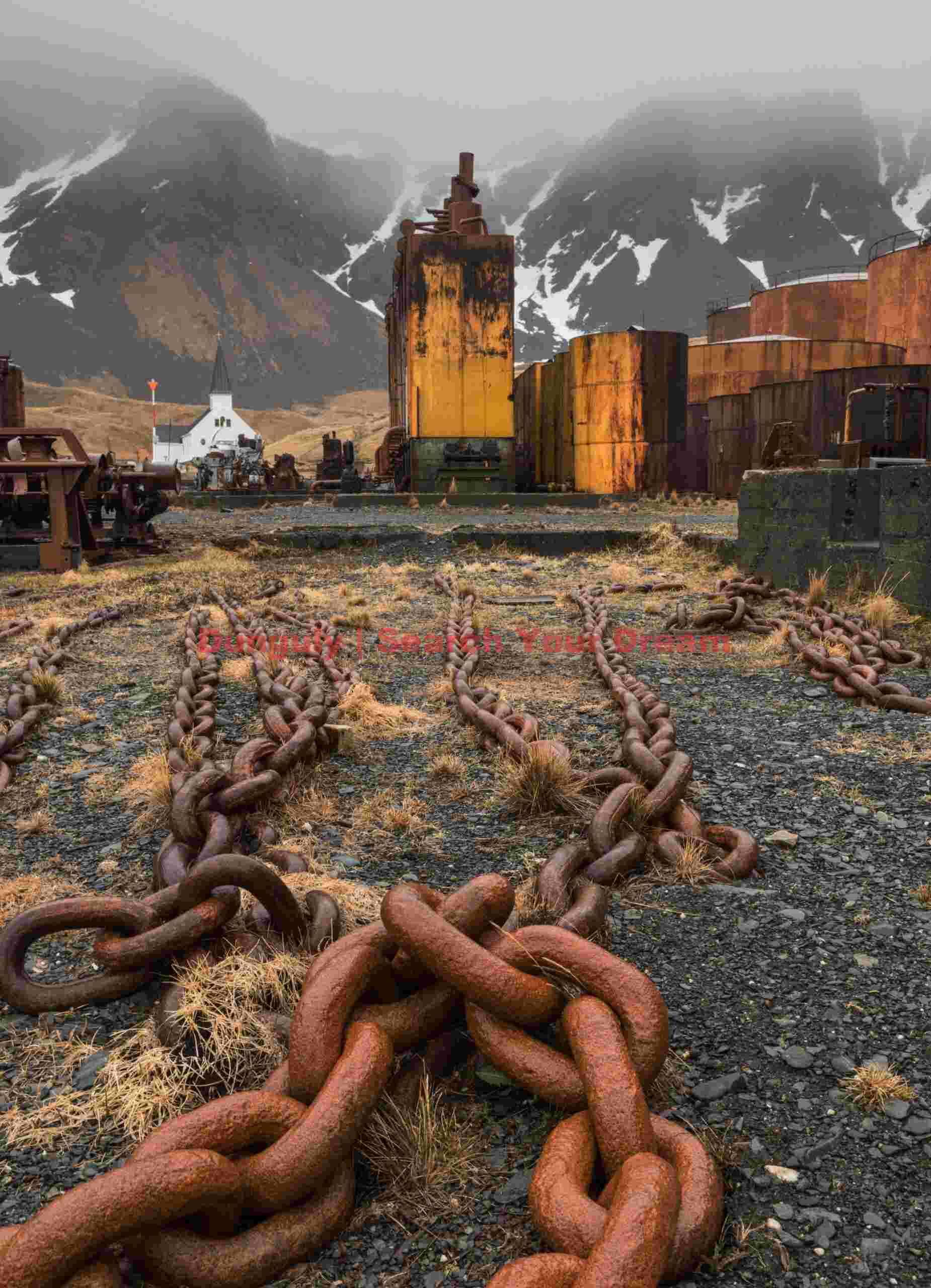 Leading lines of chains; Grytviken, South Georgia Leading lines of chains