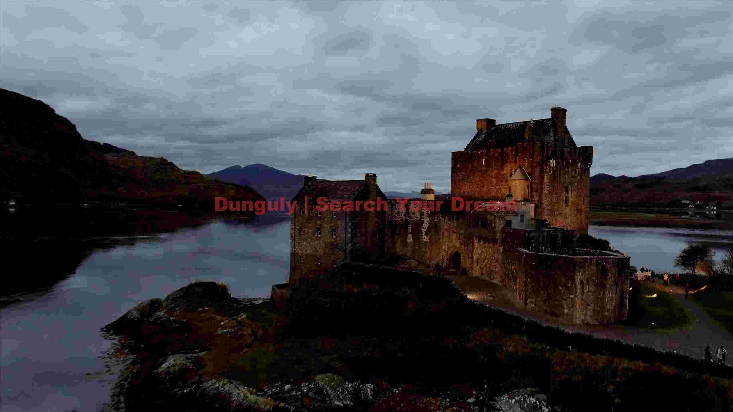 eilean donan castle at twilight on scottish loch eilean donan castle at twilight on scottish loch