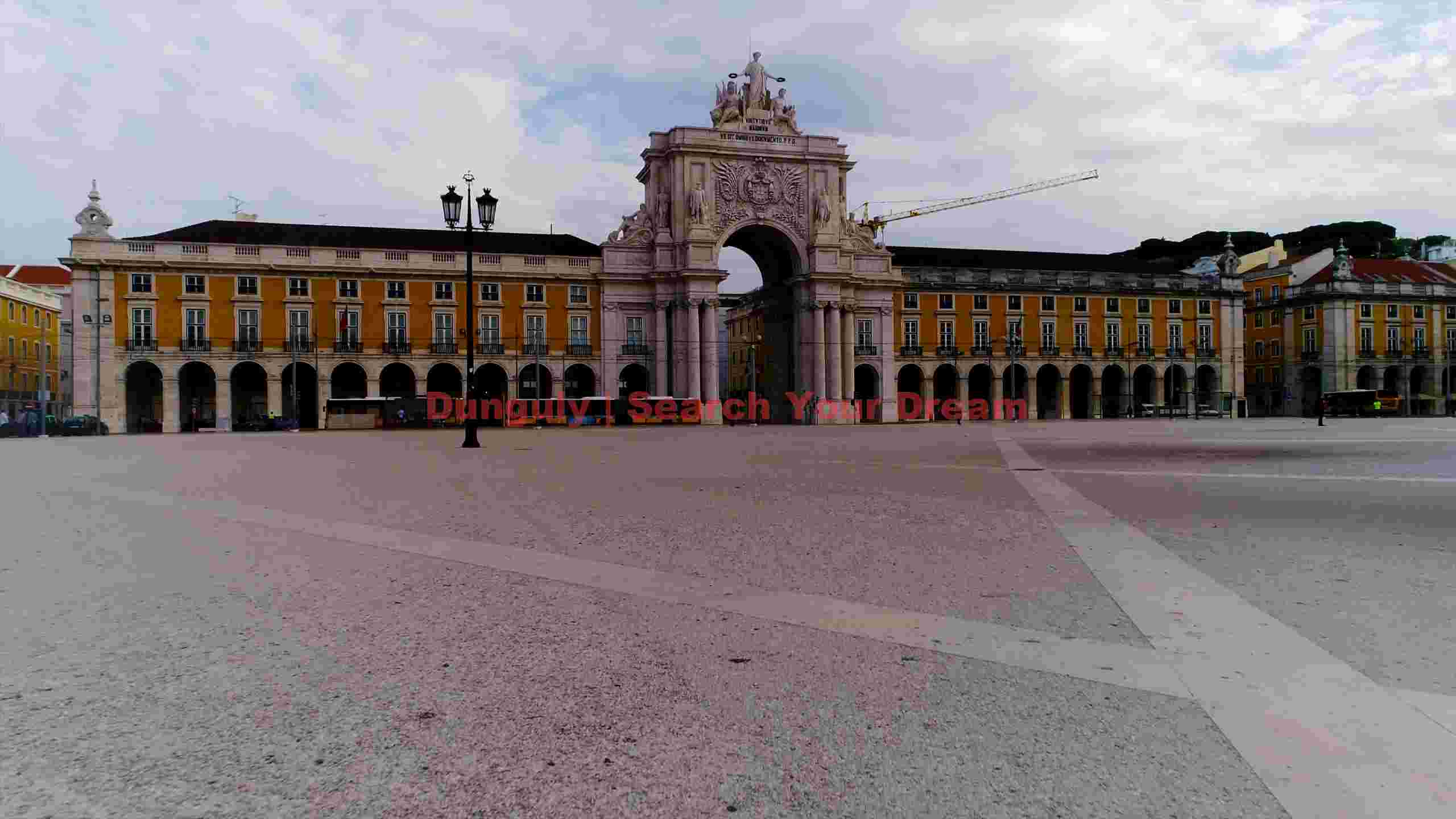 lisbons praya do comyrcio and arco da rua augusta lisbons praya do comyrcio and arco da rua augusta