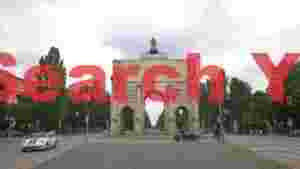 triumph arch and city street scene